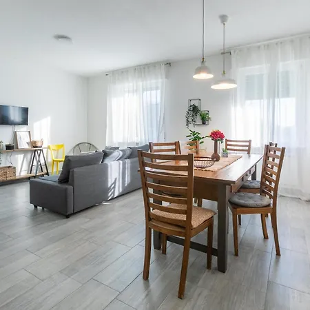 Bed Gold 카스텔누보델가다