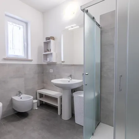 Bed Gold * קסטלנואובו דל גארדה